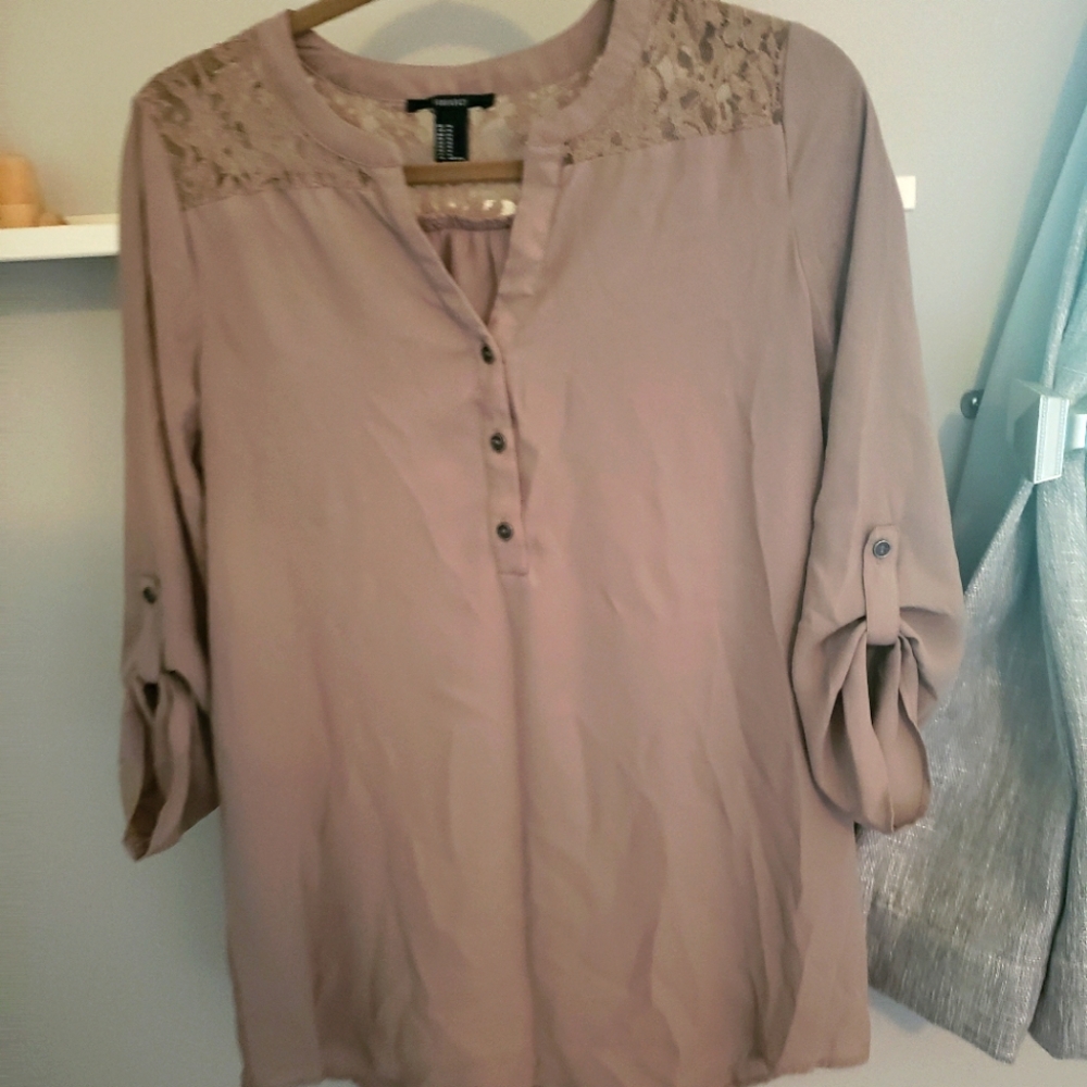 Forever21 3/4 sleeve blouse in size Medium